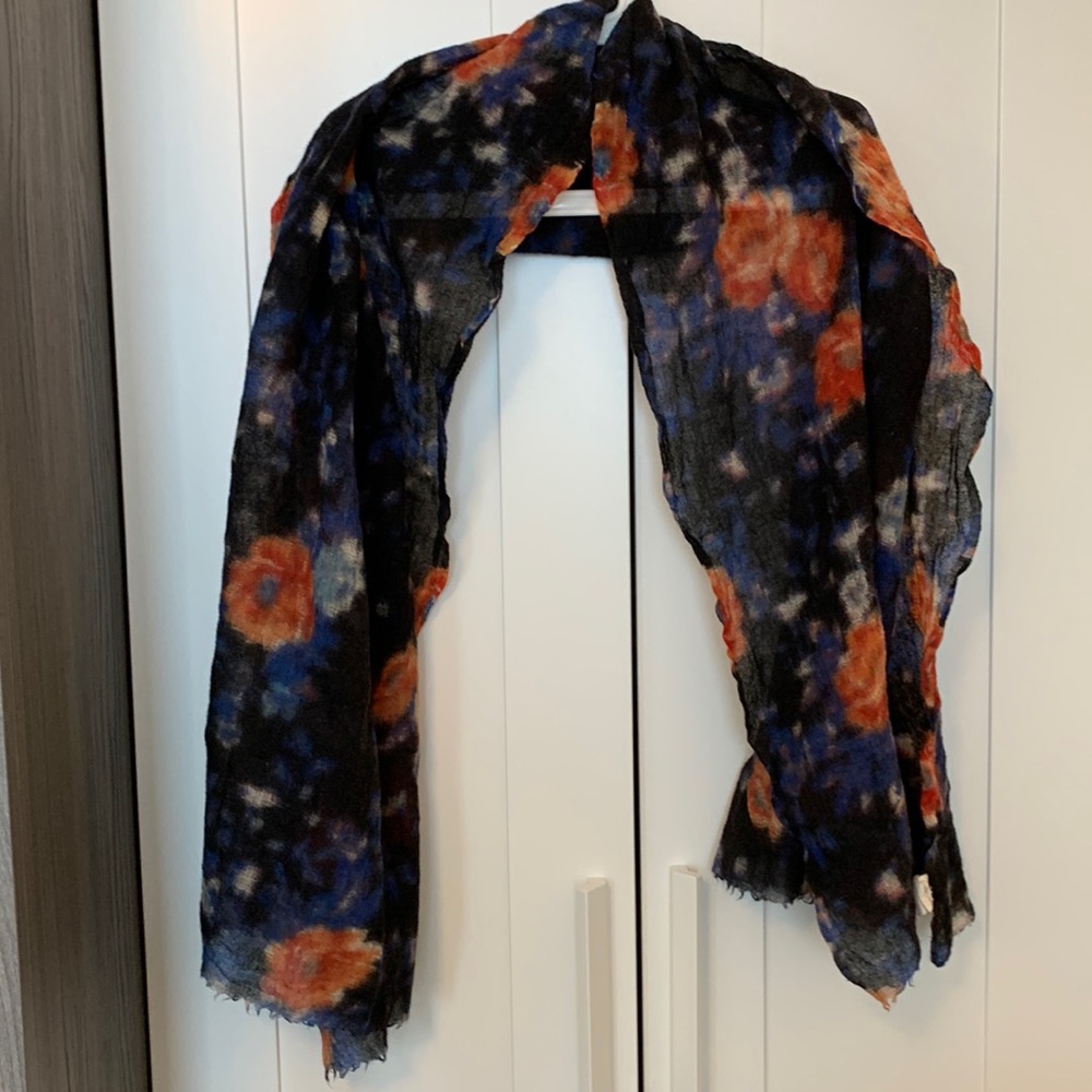 Wilfred Floral 90% wool 10% silk Scarf
